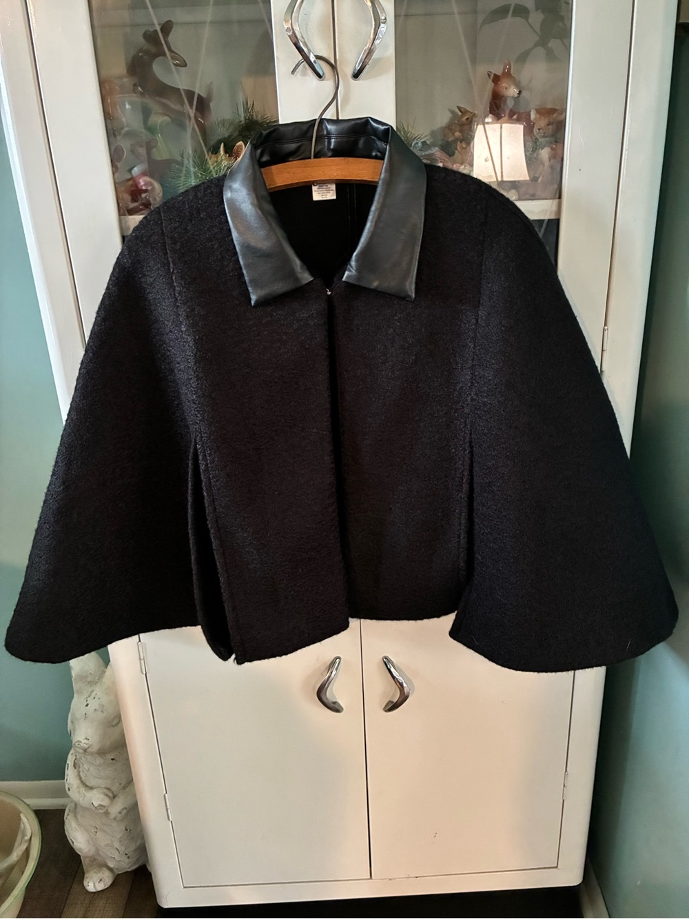 House of Harlow 1960 Black Cape Sweater with Faux Leather Collar nwt